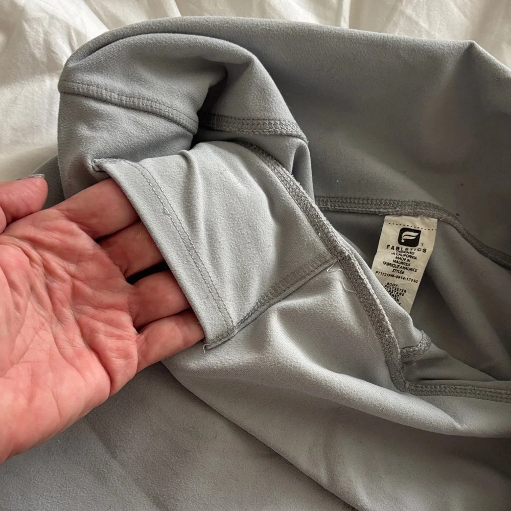 Tablets Gray Floral Women's Athletic Set - Picture 11 of 13